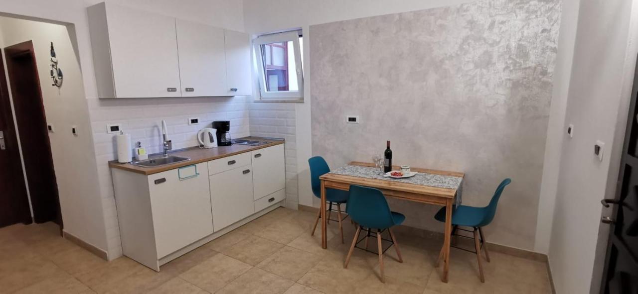 Apartments K&D Пула Екстер'єр фото